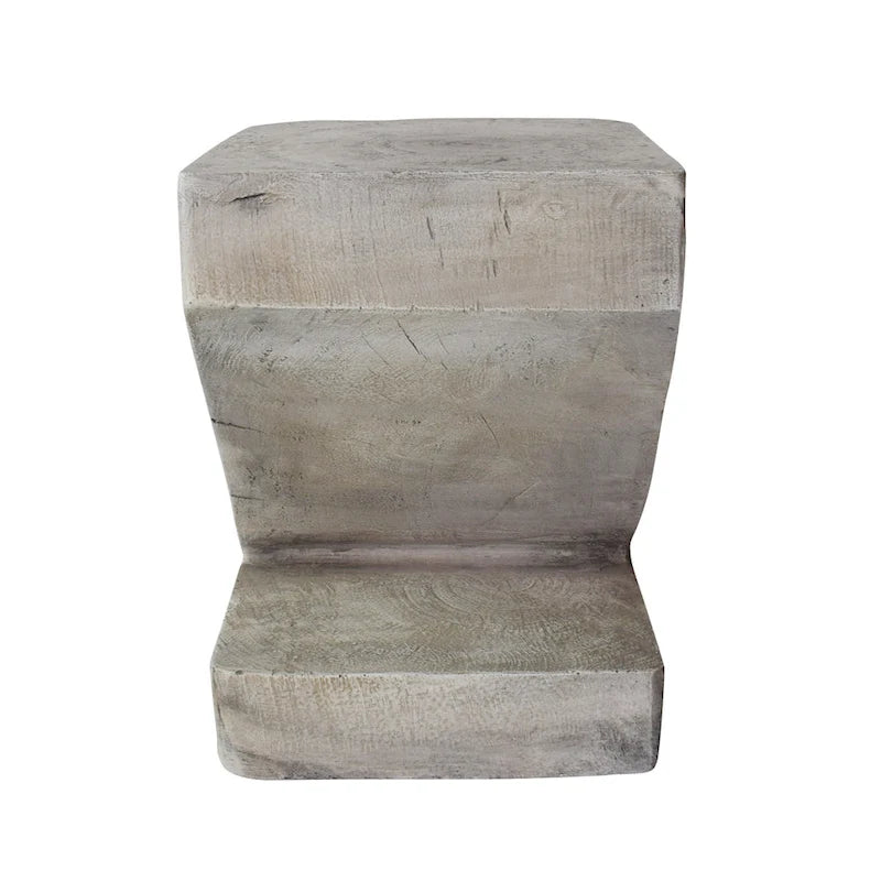 Moderner hellgrauer Beistelltisch aus Beton mit skulpturalem Design