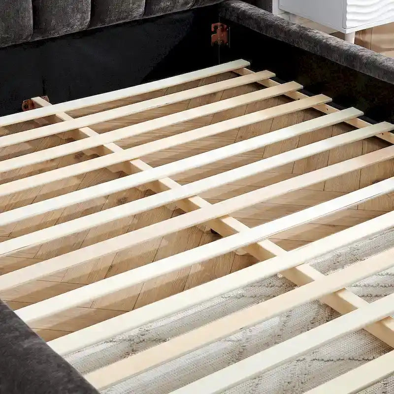 Gepolstertes Plattformbett in Queensize mit dickem Chenille-Stoff, stabilem Rahmen und Kopfteil, DUNKELGRAU