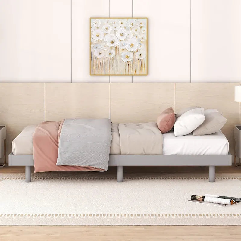 Cadre de lit plateforme flottant double gris en panneaux de particules avec pieds en bois d'hévéa