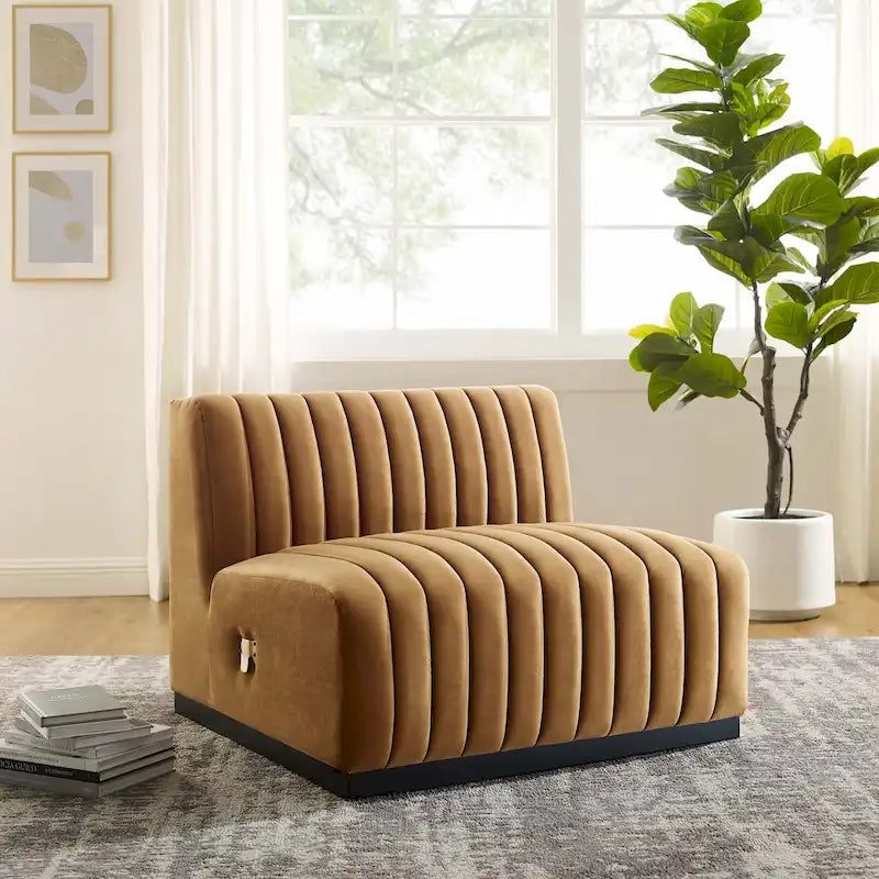 Fauteuil sans accoudoirs Conjure capitonné à canaux en velours haute performance
