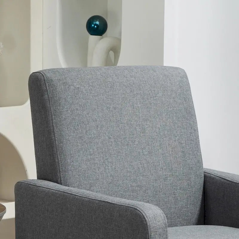 Fauteuil élégant de style minimaliste avec structure en bois massif et nouvelle mousse souple